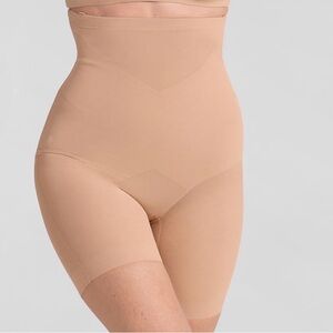 NWT HoneyLove Shapewear SuperPower Short. Size Large. Color: Sand